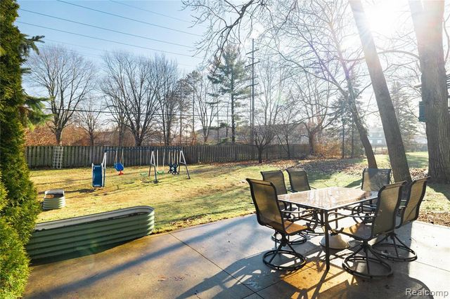 907 Huntclub Boulevard, Auburn Hills, MI 48326