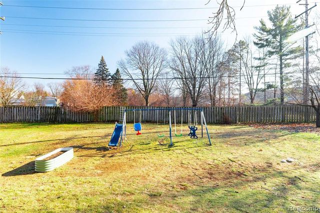 907 Huntclub Boulevard, Auburn Hills, MI 48326