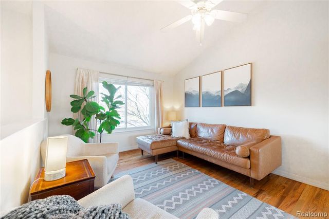 907 Huntclub Boulevard, Auburn Hills, MI 48326