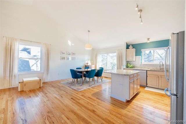 907 Huntclub Boulevard, Auburn Hills, MI 48326