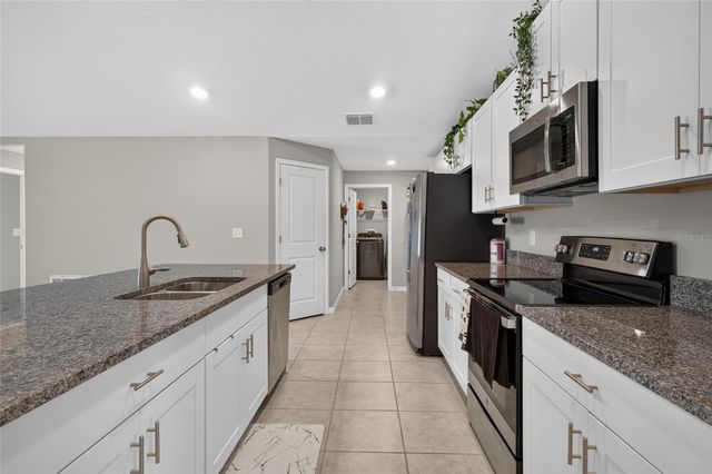 5420 LESLIE CANYON DRIVE, Wimauma, FL 33598