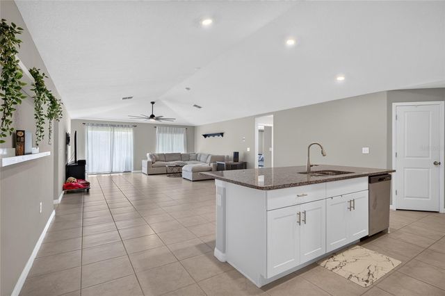 5420 LESLIE CANYON DRIVE, Wimauma, FL 33598