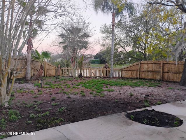 863 S LILAC Loop, Jacksonville, FL 32259