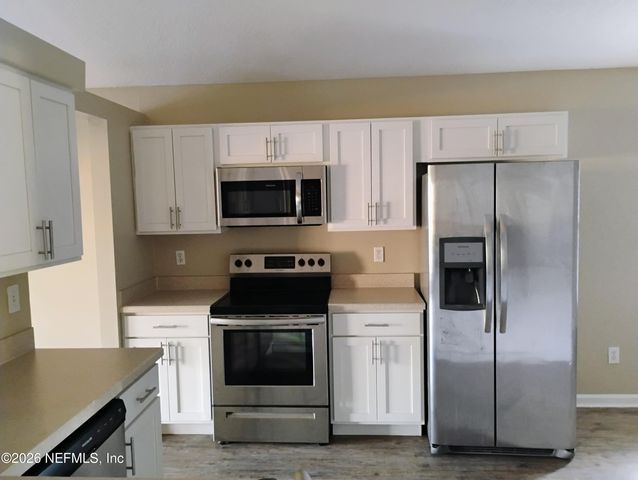 863 S LILAC Loop, Jacksonville, FL 32259