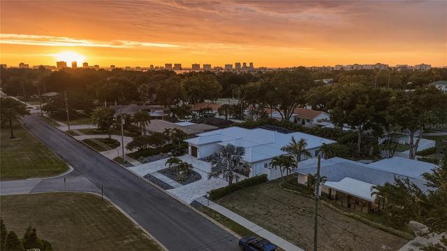 806 OSCEOLA ROAD, Belleair, FL 33756