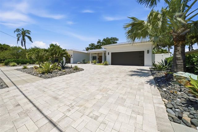 806 OSCEOLA ROAD, Belleair, FL 33756