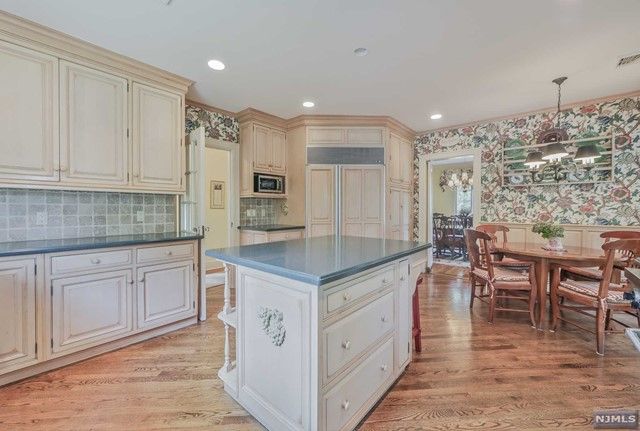 146 Richards Road, Ridgewood, NJ 07450