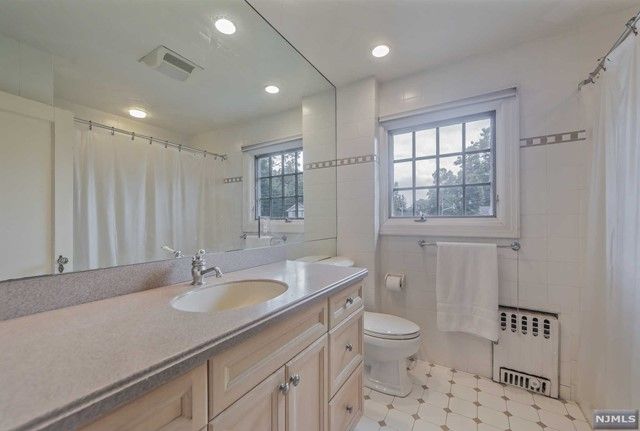 146 Richards Road, Ridgewood, NJ 07450