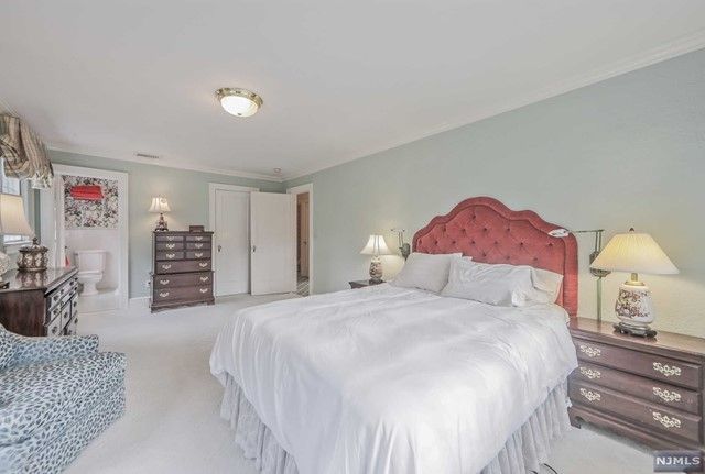 146 Richards Road, Ridgewood, NJ 07450
