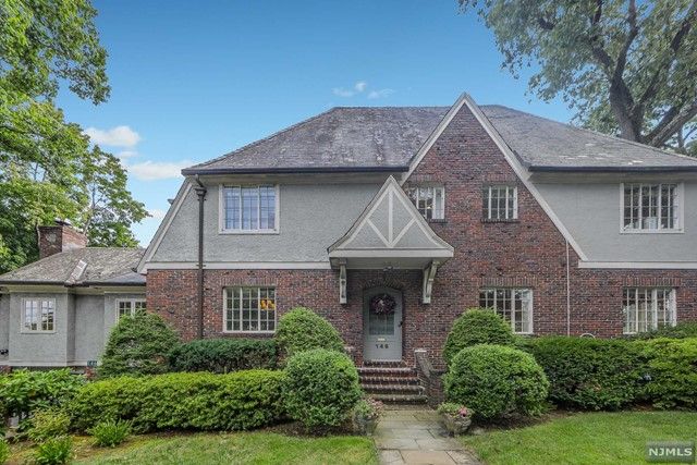 146 Richards Road, Ridgewood, NJ 07450
