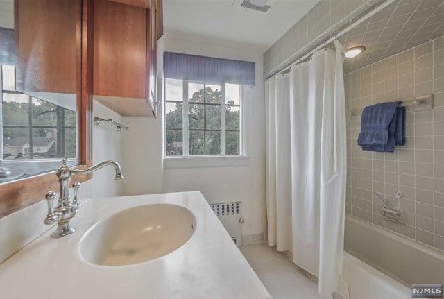 146 Richards Road, Ridgewood, NJ 07450