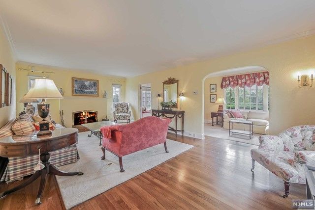 146 Richards Road, Ridgewood, NJ 07450