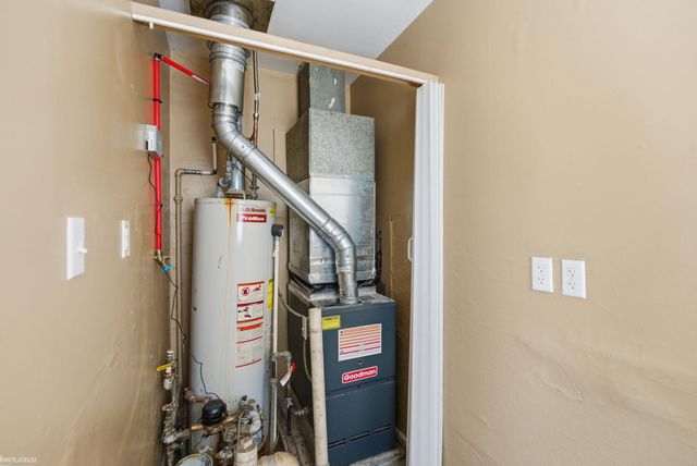 7084 Rivard Avenue, Warren, MI 48091