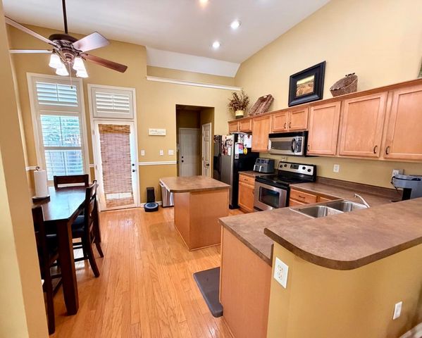 1885 TALISKER DR, Cordova, TN 38016