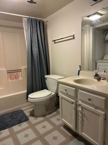 1504 W Jefferson Avenue A, Naperville, IL 60540