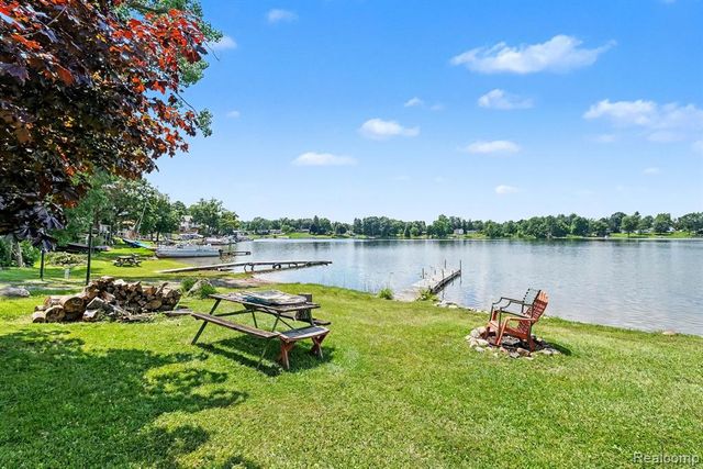 16059 Murray Rd, Byron, MI 48418