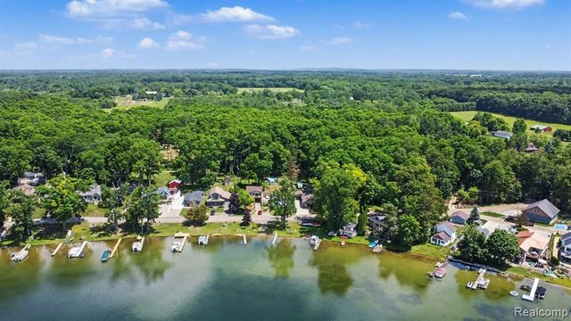 16059 Murray Rd, Byron, MI 48418
