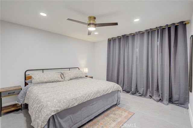 16562 Regina 4, Huntington Beach, CA 92649