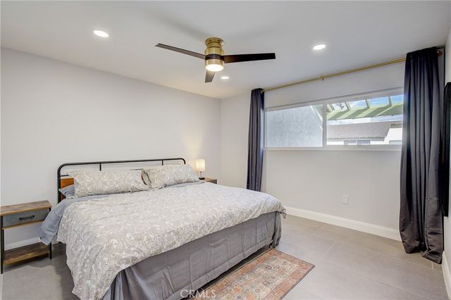 16562 Regina 4, Huntington Beach, CA 92649