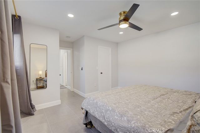 16562 Regina 4, Huntington Beach, CA 92649