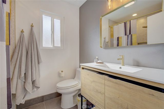 16562 Regina 4, Huntington Beach, CA 92649