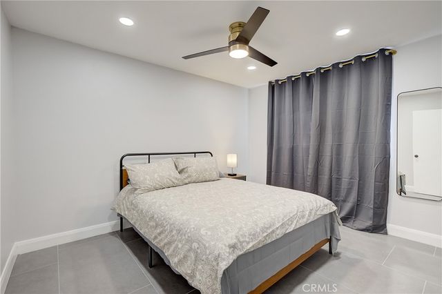 16562 Regina 4, Huntington Beach, CA 92649