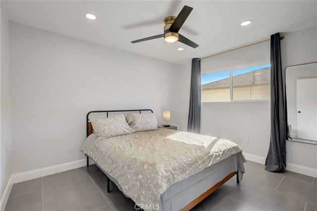 16562 Regina 4, Huntington Beach, CA 92649