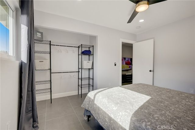 16562 Regina 4, Huntington Beach, CA 92649