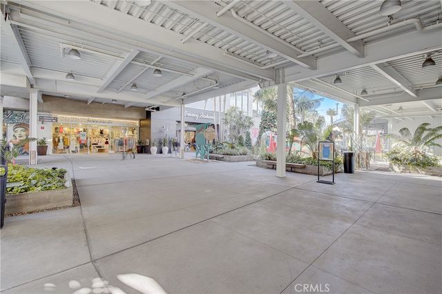 16562 Regina 4, Huntington Beach, CA 92649