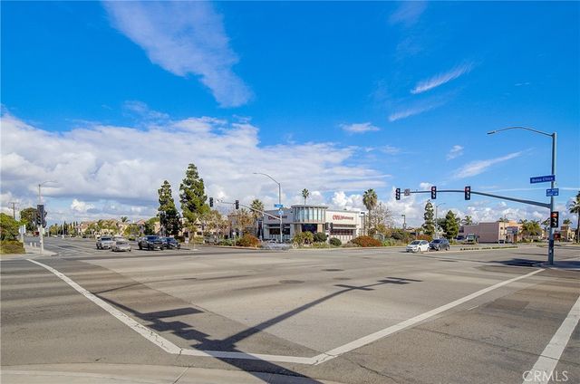 16562 Regina 4, Huntington Beach, CA 92649