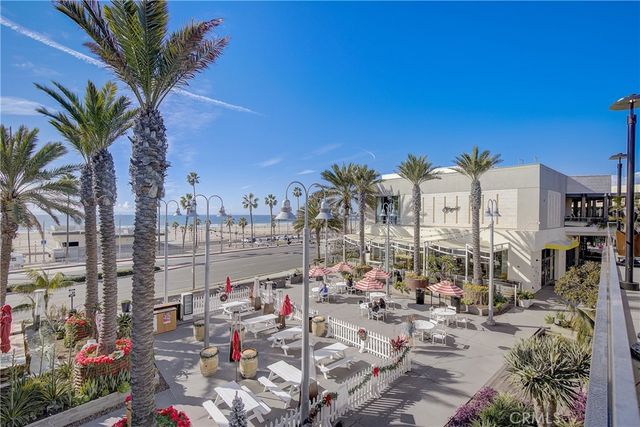 16562 Regina 4, Huntington Beach, CA 92649