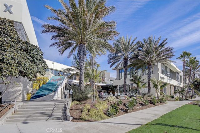 16562 Regina 4, Huntington Beach, CA 92649