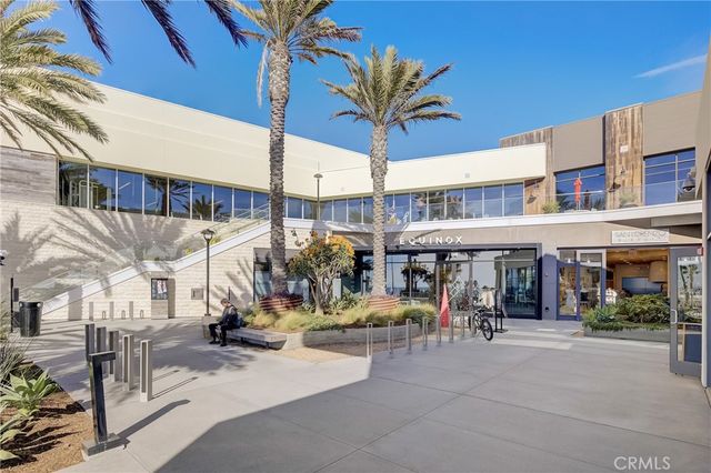 16562 Regina 4, Huntington Beach, CA 92649