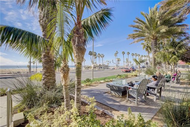 16562 Regina 4, Huntington Beach, CA 92649