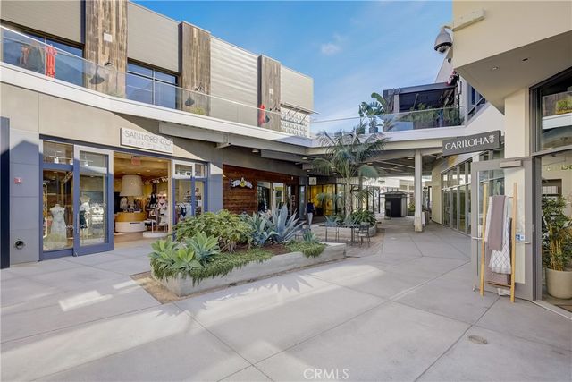 16562 Regina 4, Huntington Beach, CA 92649