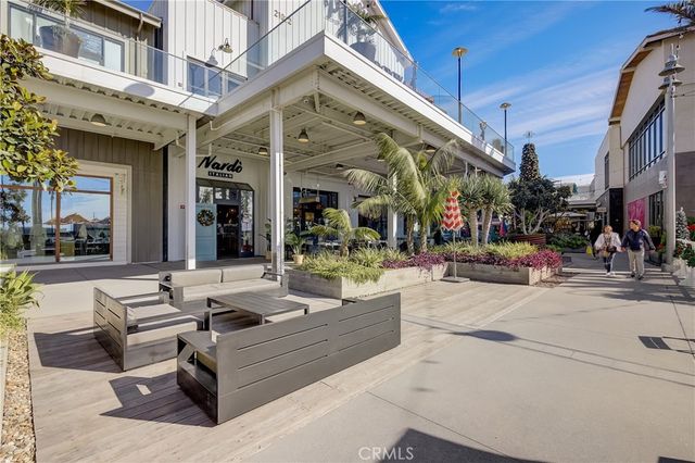 16562 Regina 4, Huntington Beach, CA 92649