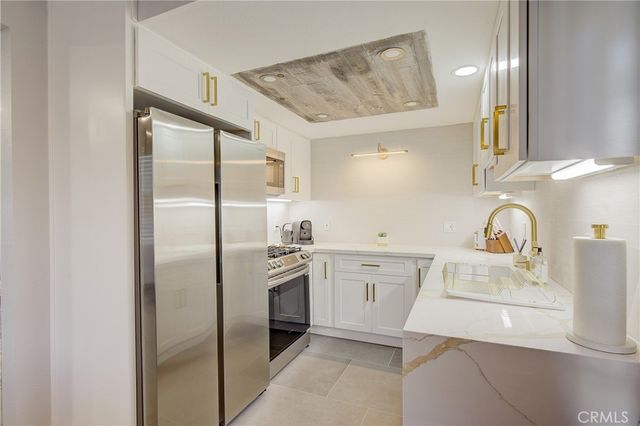 16562 Regina 4, Huntington Beach, CA 92649