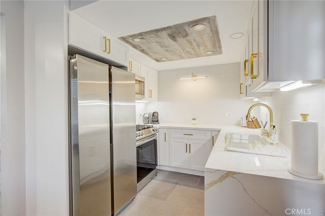 16562 Regina 4, Huntington Beach, CA 92649