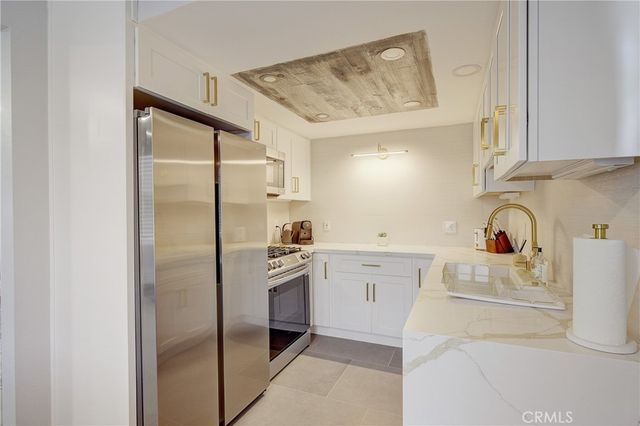 16562 Regina 4, Huntington Beach, CA 92649