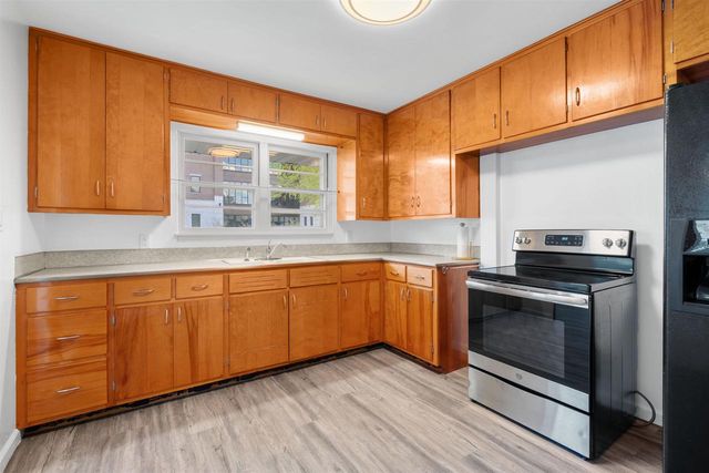310 W Nevada Avenue, Oshkosh, WI 54901