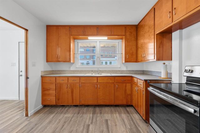 310 W Nevada Avenue, Oshkosh, WI 54901