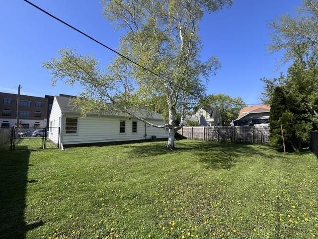 310 W Nevada Avenue, Oshkosh, WI 54901