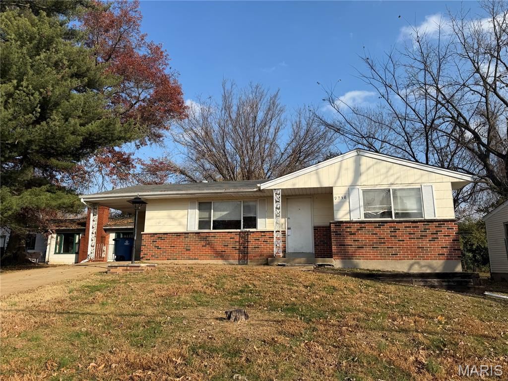 9858 Green Valley Drive, St Louis, MO 63136