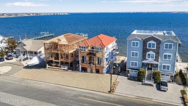 657 Bayview Drive, Toms River, NJ 08753