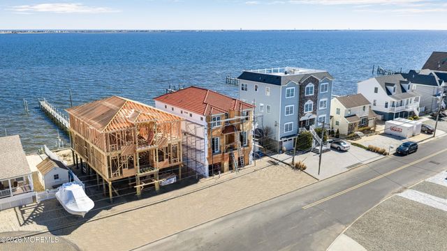 657 Bayview Drive, Toms River, NJ 08753