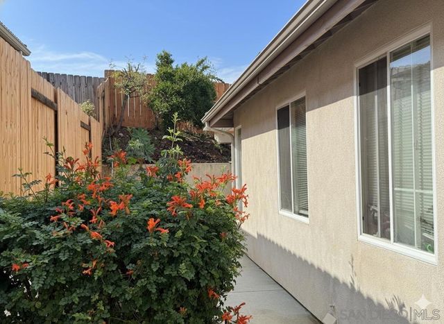 1217 Ridgegrove L, Escondido, CA 92029