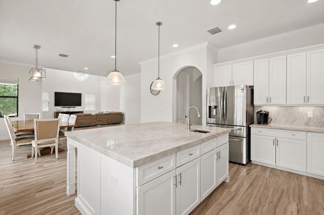 8142 Bradford Way, Parkland, FL 33076