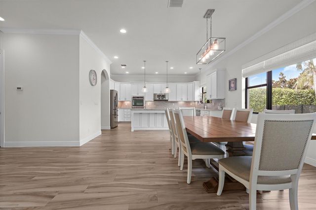 8142 Bradford Way, Parkland, FL 33076