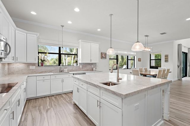 8142 Bradford Way, Parkland, FL 33076