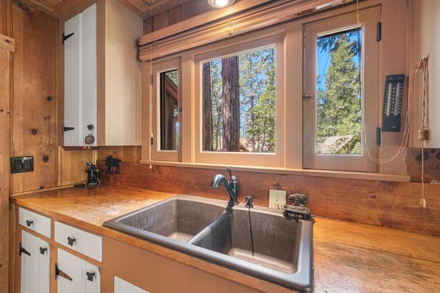 54955 Strong Drive, Idyllwild, CA 92549